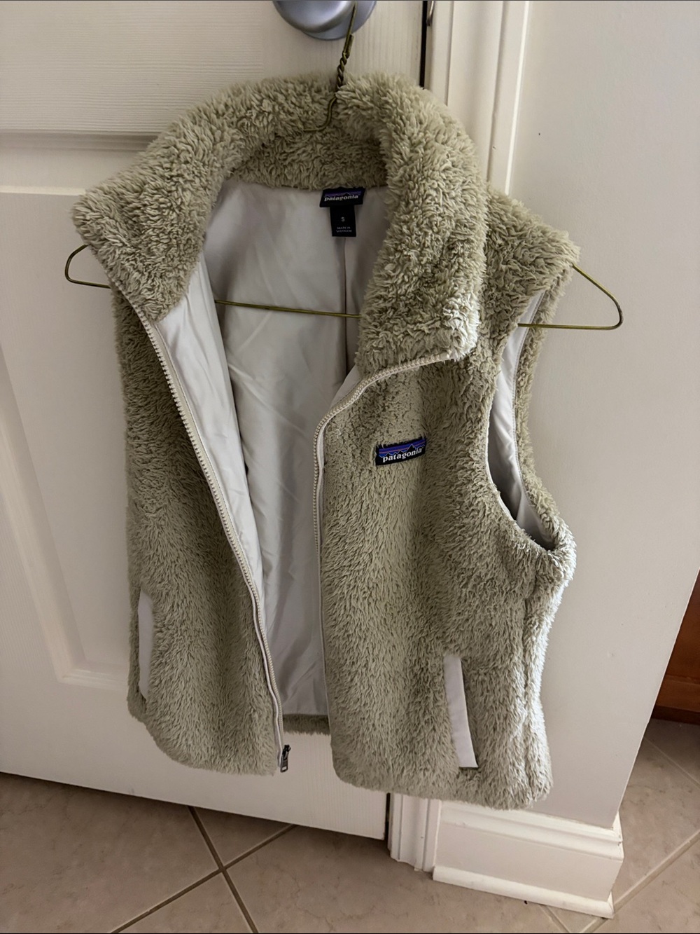 Patagonia Women’s Light Sage Sherpa Fleece Vest